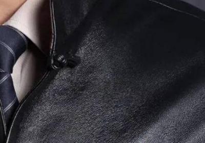 真皮衣服刮破怎么修补